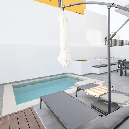 Divela, Ocean View, Private & Heated Pool Vila *