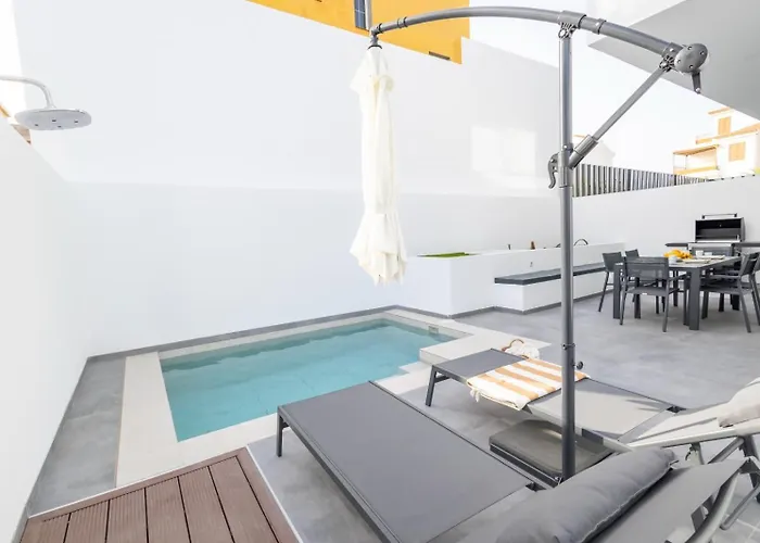 Divela, Ocean View, Private & Heated Pool Villa *