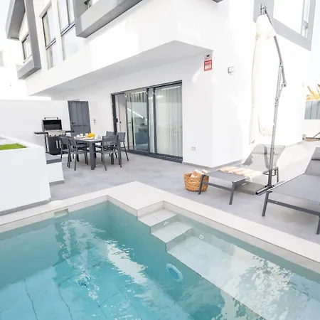 别墅 Divela, Ocean View, Private & Heated Pool *