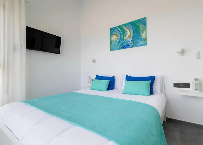 Divela, Ocean View, Private & Heated Pool