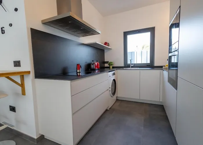 Divela, Ocean View, Private & Heated Pool Villa *