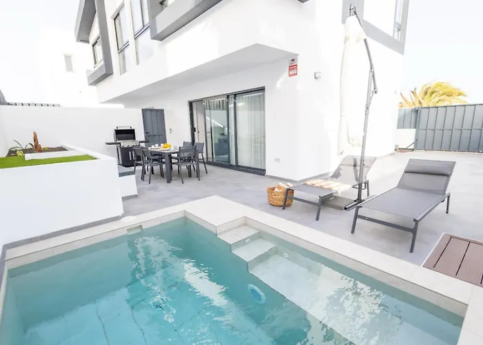 Villa Divela, Ocean View, Private & Heated Pool *